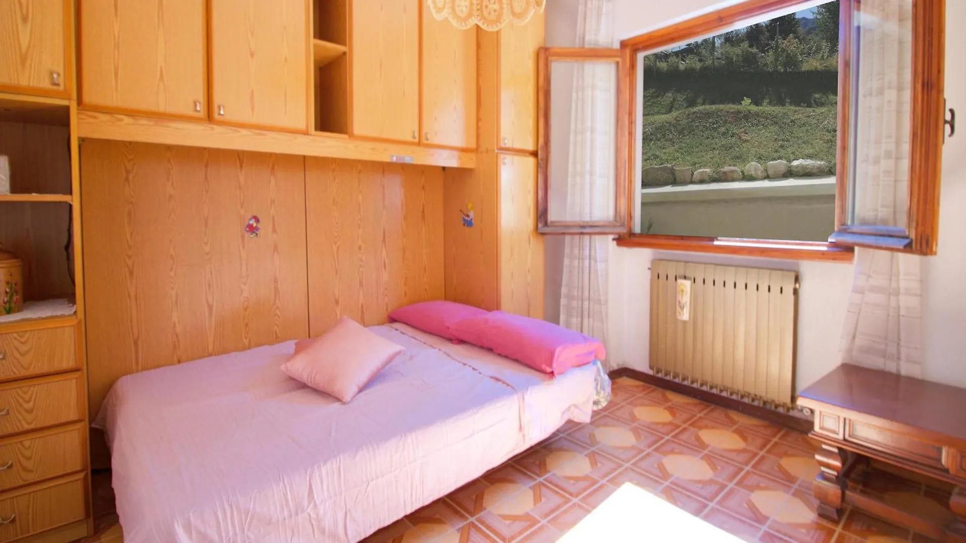 Oasi Di Castelveccana Apt Pool And View - Happy Rentals 0*,  Italia
