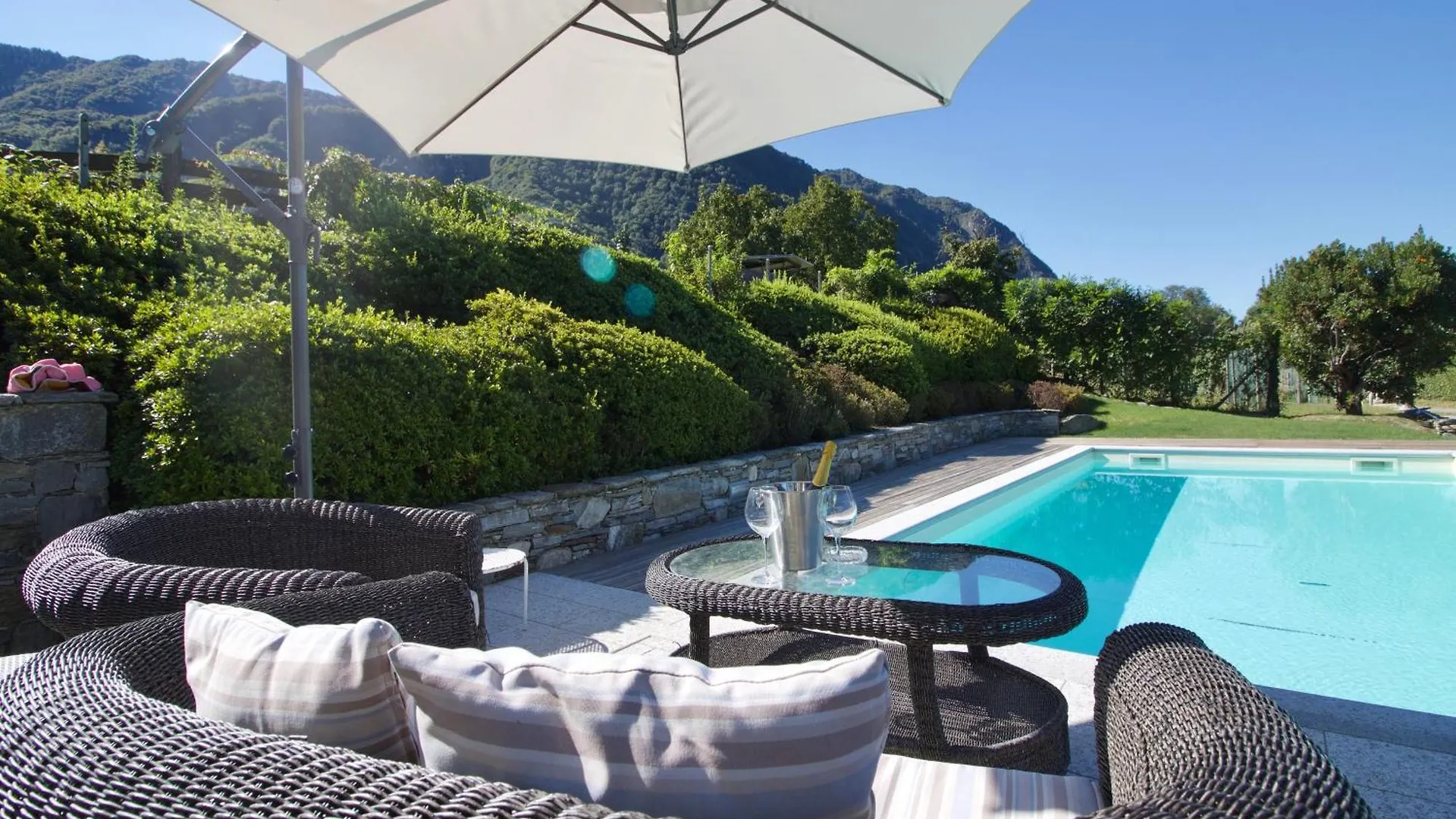 Oasi Di Castelveccana Apt Pool And View - Happy Rentals